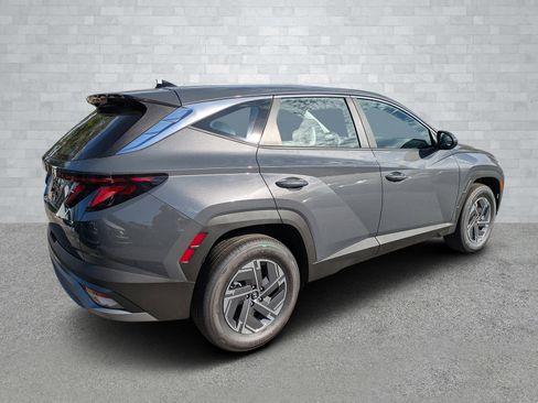 New 2026 Hyundai Tucson Blue SE image 5