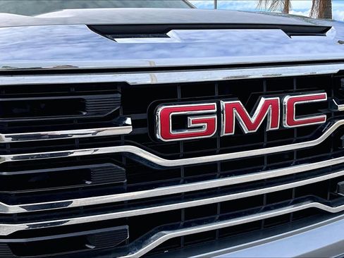 Used 2023 GMC Sierra 1500 SLT w/ SLT Premium Package AWD/4WD image 31