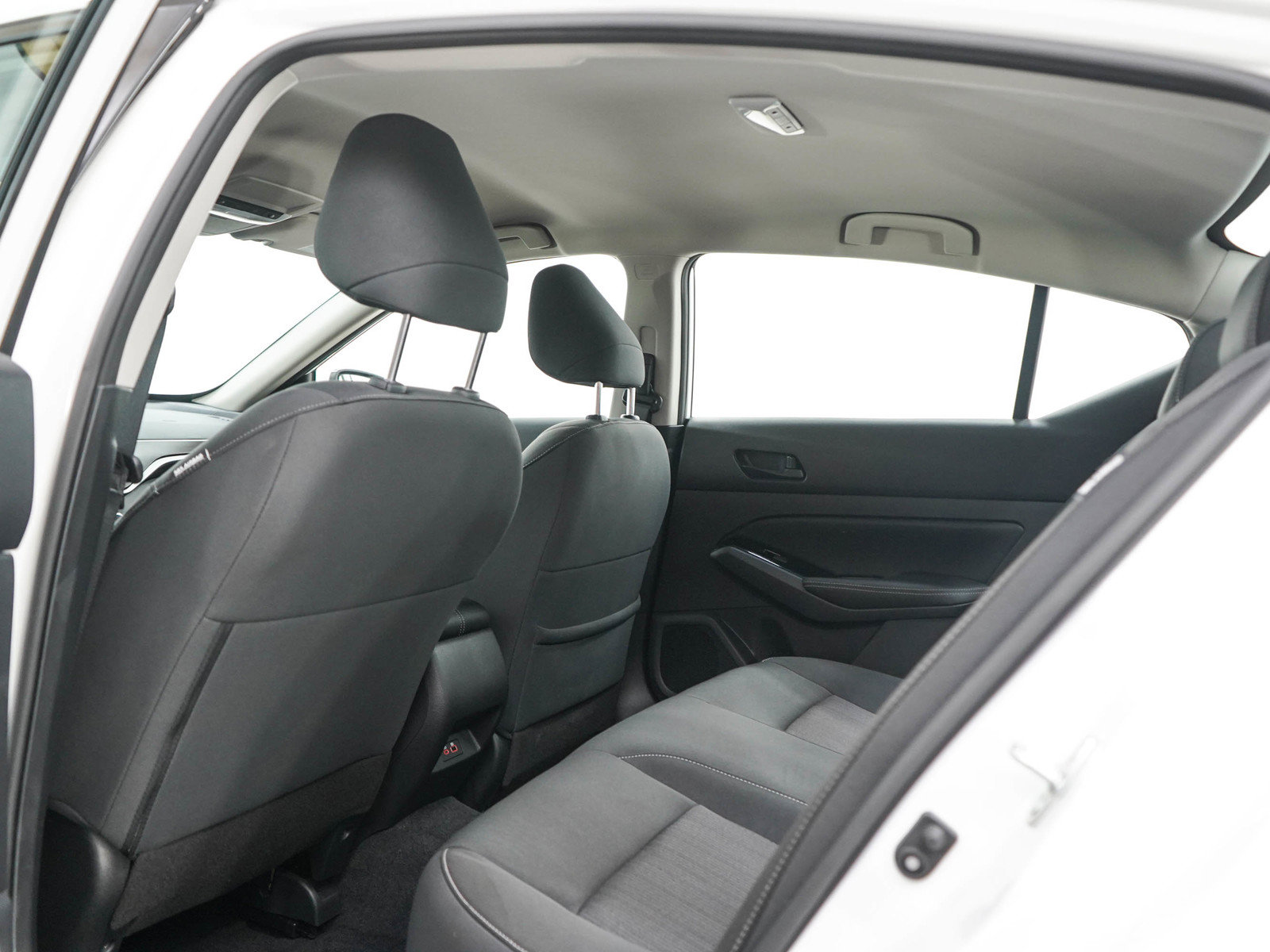 Used 2023 Nissan Altima 2.5 SV AWD/4WD image 16