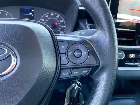 Used 2025 Toyota Corolla LE image 24