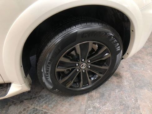 Used 2019 Nissan Armada Platinum w/ Captain's Chairs Package image 9