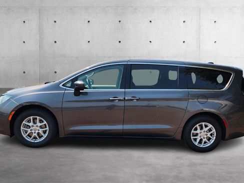 Used 2019 Chrysler Pacifica Touring image 26