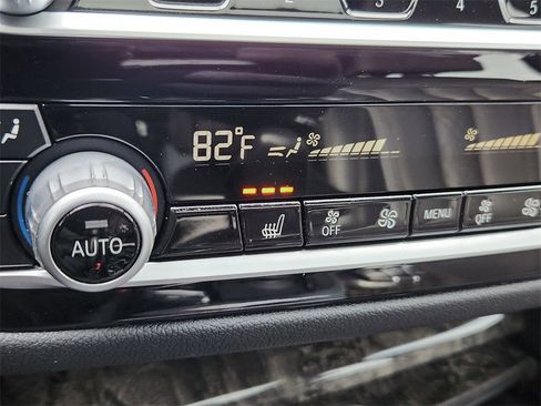 Used 2020 BMW M550i xDrive w/ Executive Package image 28