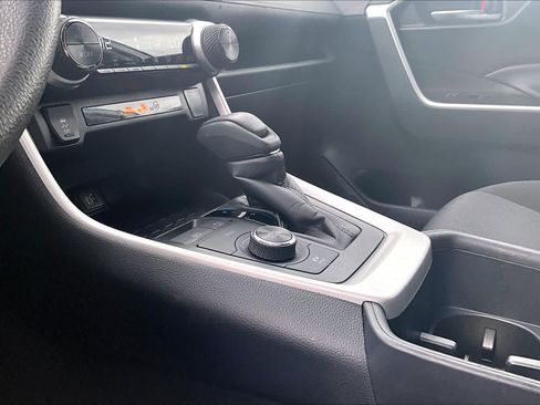 Certified 2025 Toyota RAV4 XLE AWD/4WD image 17