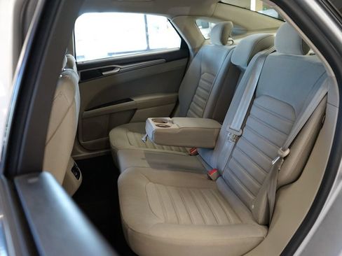 Used 2019 Ford Fusion SE AWD/4WD image 46
