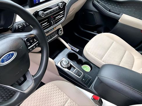 Used 2020 Ford Escape SE image 21