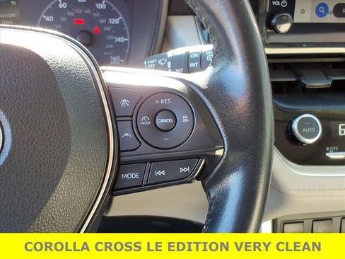 Used 2023 Toyota Corolla Cross LE w/ Moonroof Package image 21
