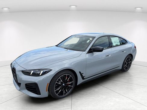 New 2026 BMW M440i w/ Premium Package RWD image 8