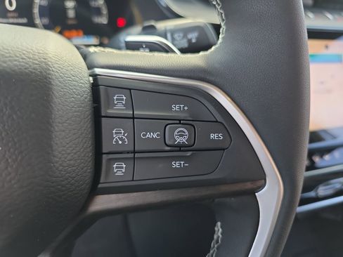 New 2026 Jeep Grand Cherokee Limited image 18