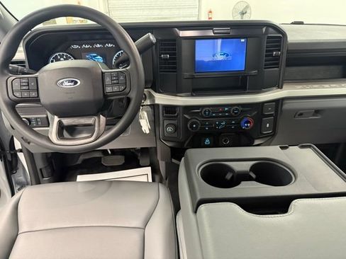 New 2026 Ford F250 XL w/ XL Chrome Package RWD image 13