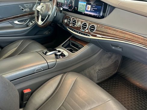 Used 2018 Mercedes-Benz S 560 Sedan image 15