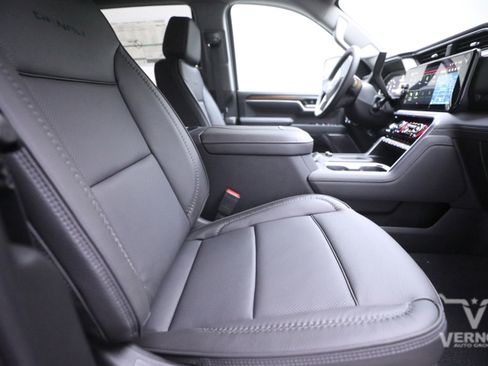 New 2026 GMC Sierra 3500 Denali w/ Technology Package image 11