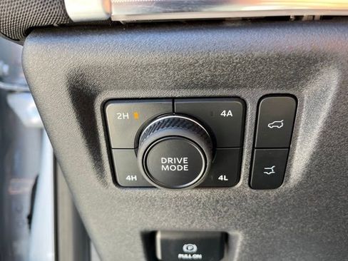 Used 2025 Ford Expedition Platinum AWD/4WD image 14