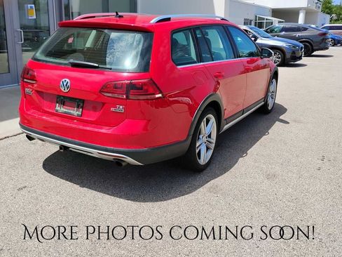 Used 2017 Volkswagen Golf Alltrack S AWD/4WD image 3