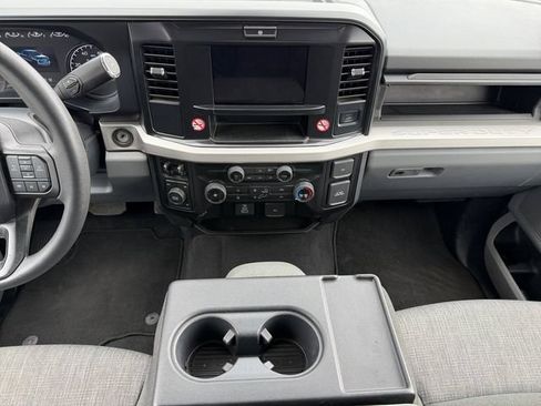 Used 2025 Ford F250 XLT AWD/4WD image 11