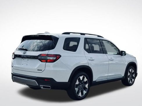 New 2026 Honda Pilot Touring image 5