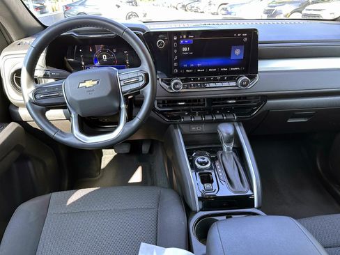 Used 2023 Chevrolet Colorado LT w/ LT Convenience Package II AWD/4WD image 15