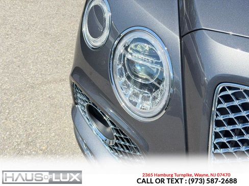 Used 2017 Bentley Bentayga AWD/4WD image 11