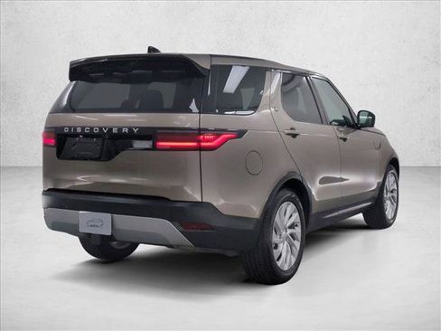Certified 2025 Land Rover Discovery S AWD/4WD image 5