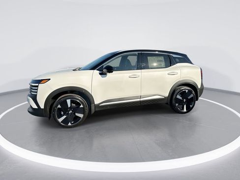 New 2025 Nissan Kicks SR image 5