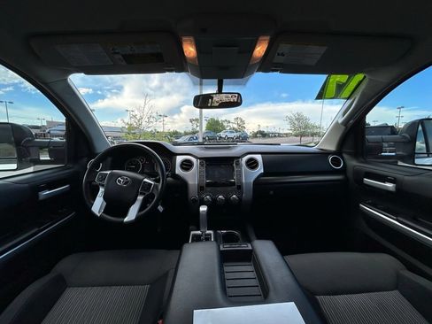 Used 2017 Toyota Tundra SR5 w/ SR5 Upgrade Package AWD/4WD image 10