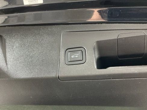 Used 2019 Cadillac XT5 Platinum AWD/4WD image 30