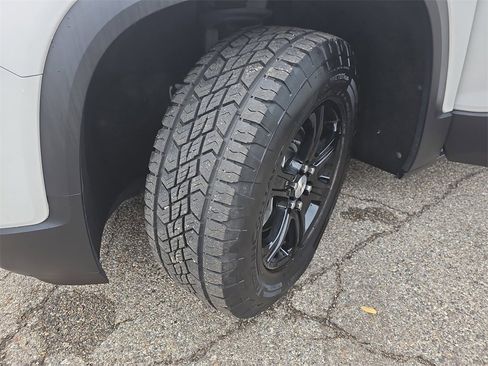 Certified 2023 GMC Acadia AT4 w/ Technology Package image 42