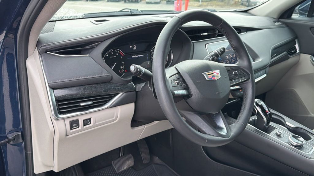 Used 2022 Cadillac XT4 Premium Luxury w/ Cold Weather Package FWD image 17