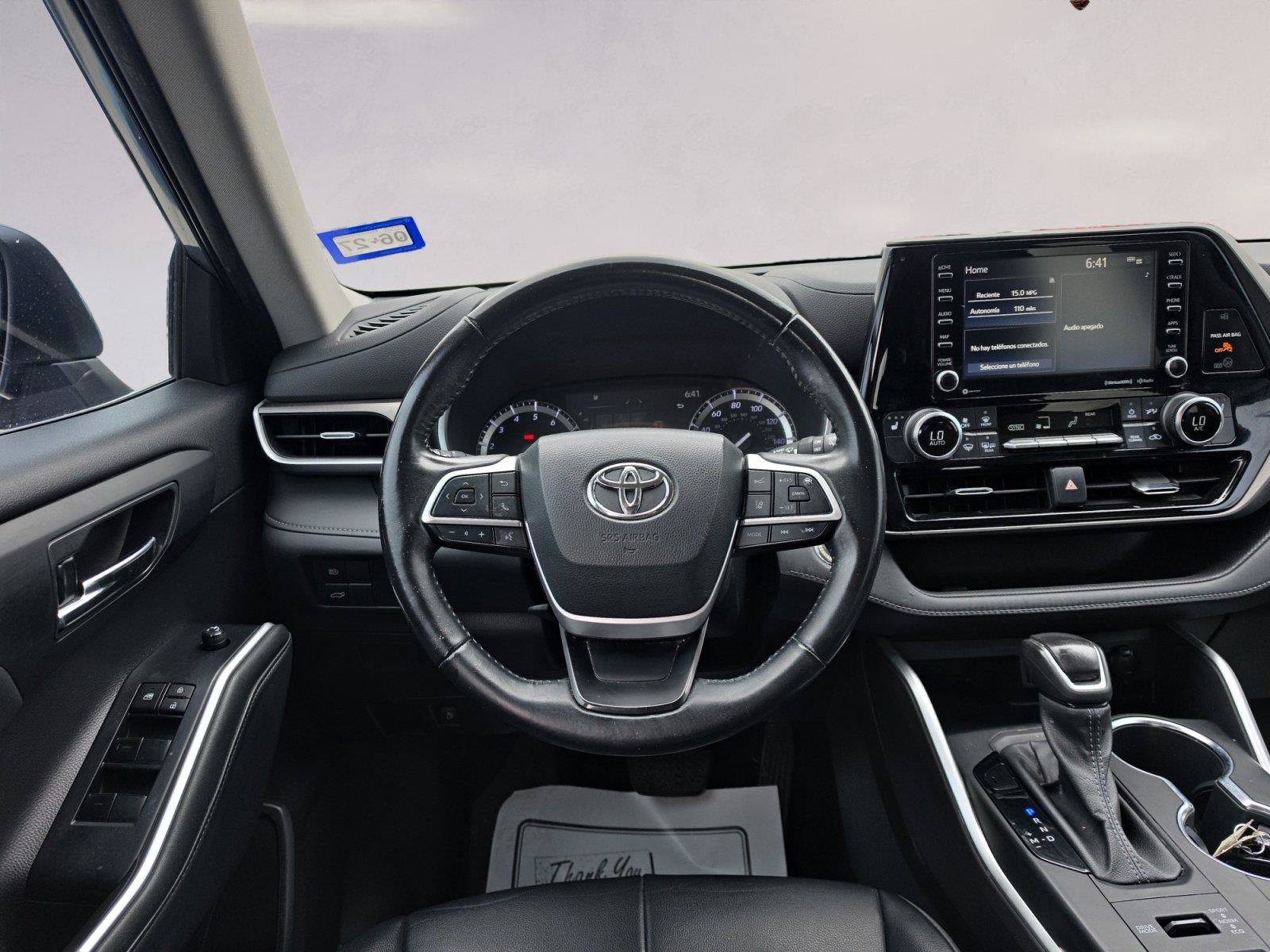 Used 2022 Toyota Highlander XLE AWD/4WD image 12