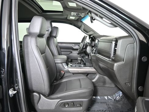 Used 2025 Chevrolet Silverado 1500 LTZ AWD/4WD image 13