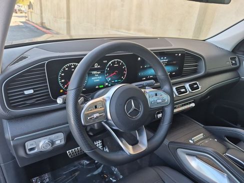 Used 2023 Mercedes-Benz GLS 580 4MATIC image 10