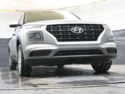 Certified 2023 Hyundai Venue SE image 42