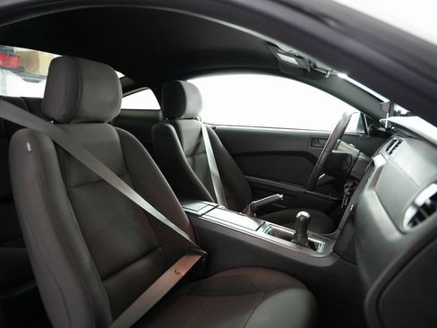 Used 2012 Ford Mustang Coupe image 40