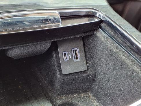 Used 2023 Lincoln Nautilus Reserve image 9