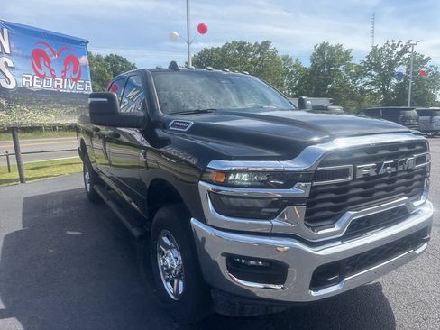 Used 2025 RAM 2500 Tradesman AWD/4WD image 3