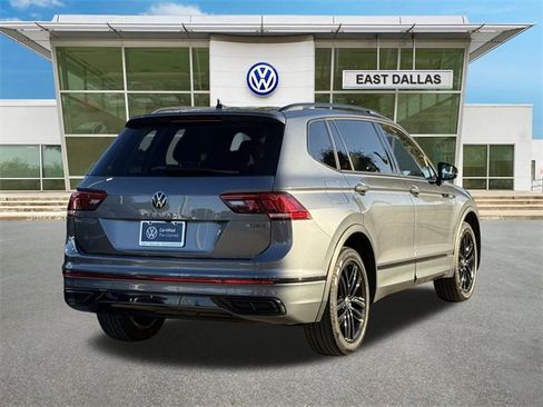 Used 2022 Volkswagen Tiguan SE R-Line image 3