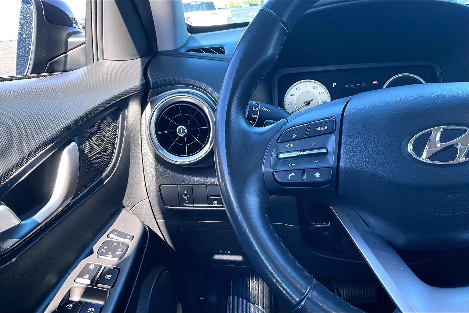 Used 2023 Hyundai Kona SEL FWD image 15