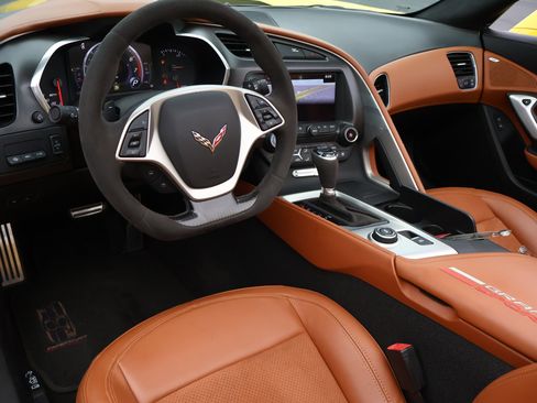 Used 2019 Chevrolet Corvette Grand Sport RWD image 2