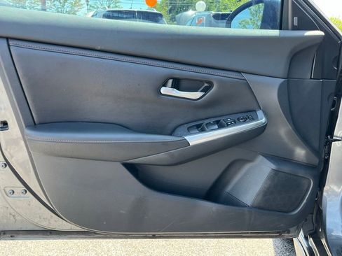 Used 2022 Nissan Sentra SR w/ Electronics Package FWD image 13