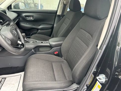 Used 2025 Honda HR-V LX image 11