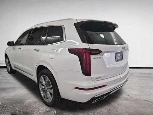Certified 2025 Cadillac XT6 Premium Luxury image 9