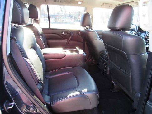 Used 2024 INFINITI QX80 Luxe image 9