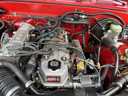 Used 1993 Toyota Pickup Deluxe AWD/4WD image 40