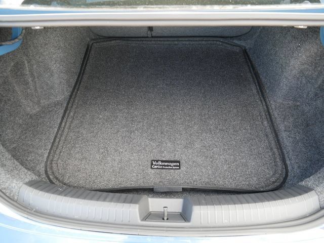 Certified 2025 Volkswagen Jetta SE FWD image 18