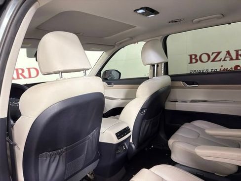 Used 2022 Hyundai Palisade SEL w/ Premium Package FWD image 14