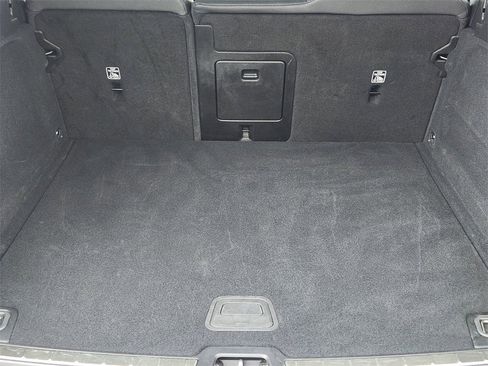 Used 2025 Volvo XC60 B5 Plus image 22