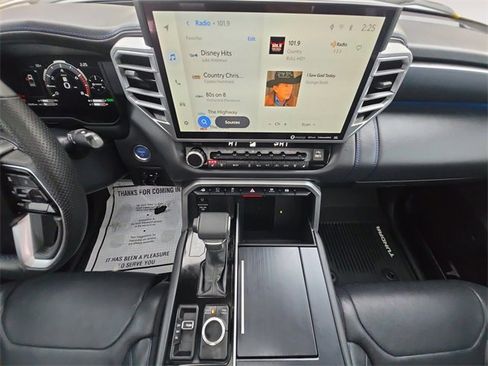 Used 2022 Toyota Tundra Platinum image 11