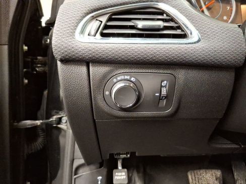 Used 2017 Chevrolet Cruze LT image 22