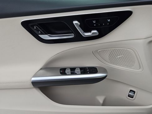 Certified 2025 Mercedes-Benz C 300 Sedan image 23