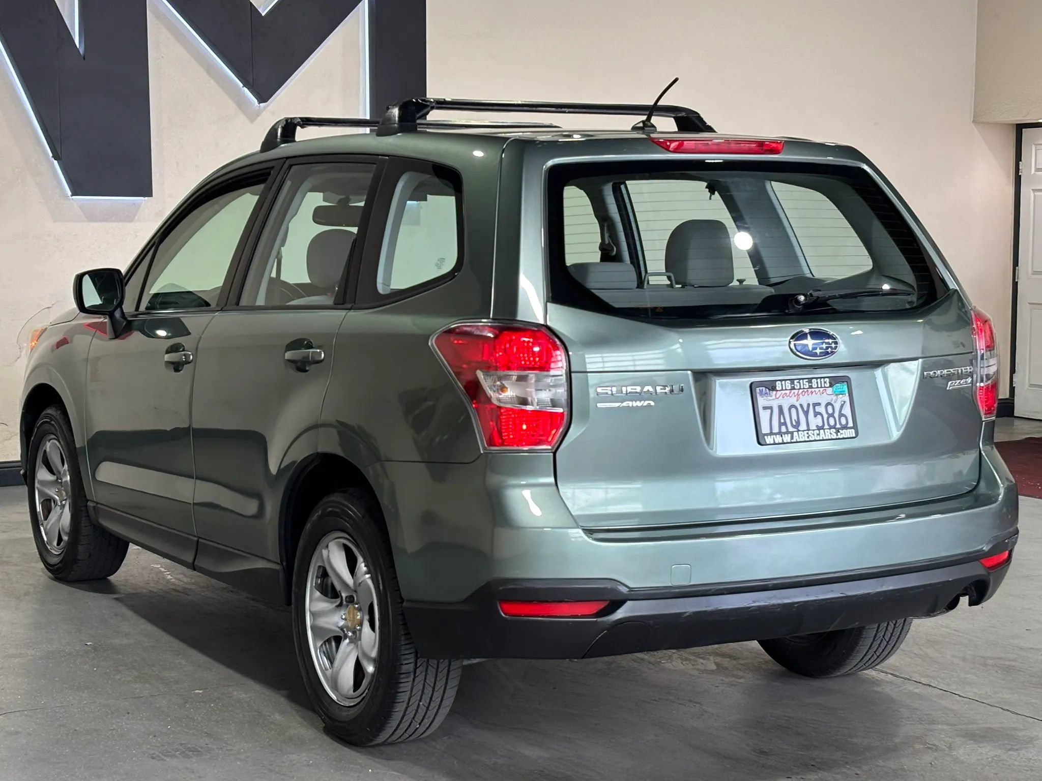 Used 2014 Subaru Forester 2.5i AWD/4WD image 6
